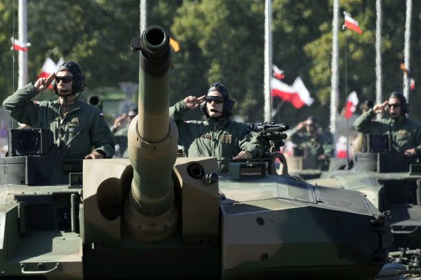 Російські БпЛА залетіли до Польщі: в країні оголошено пришвидшений виклик резервістів