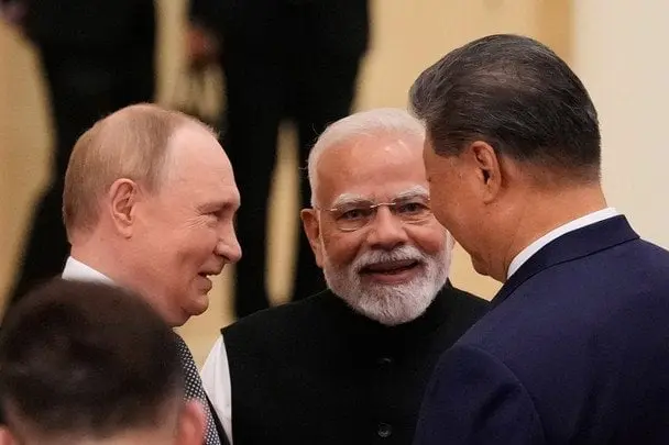 Саміт ШОС: чому обійми Моді з Путіним викликали скандал у США