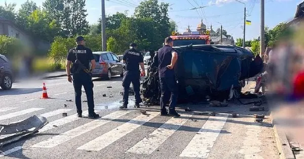 На Прикарпатті у ДТП загинула дев'ятирічна дівчинка, ще троє людей потрапили до лікарні
