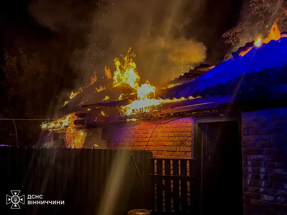 Чоловік отримав опіки через загоряння машини у Вінницькому районі