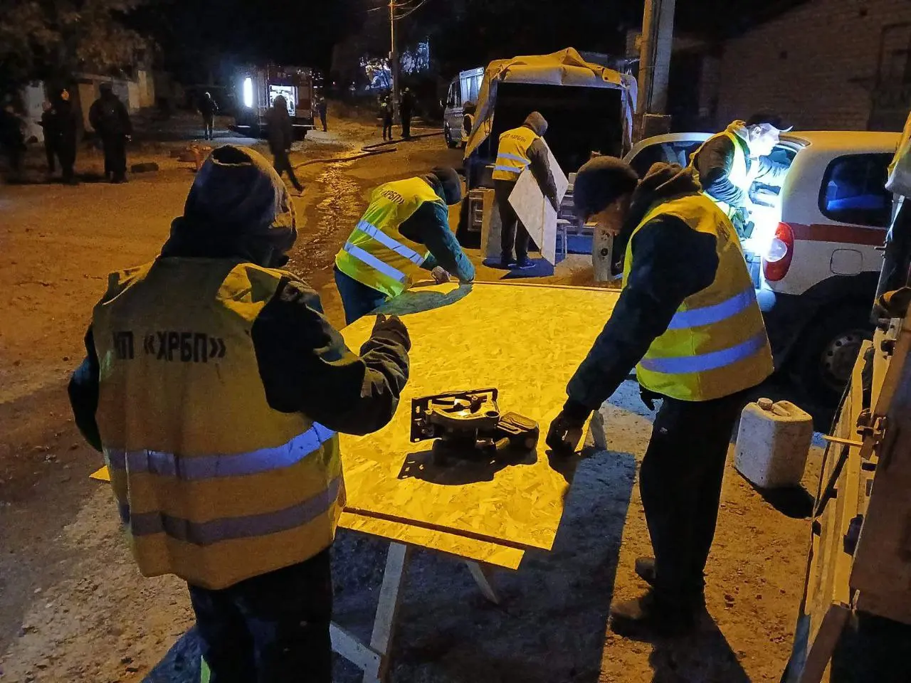 Пошкоджені 18 будівель, вилетіли 170 вікон: мерія про збитки через обстріли