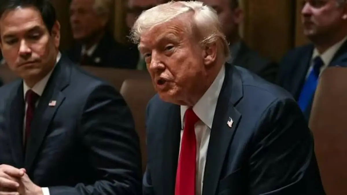 Трамп заявив, що протягом доби може істотно підвищити мита щодо Індії, оскільки вона купує у РФ нафту