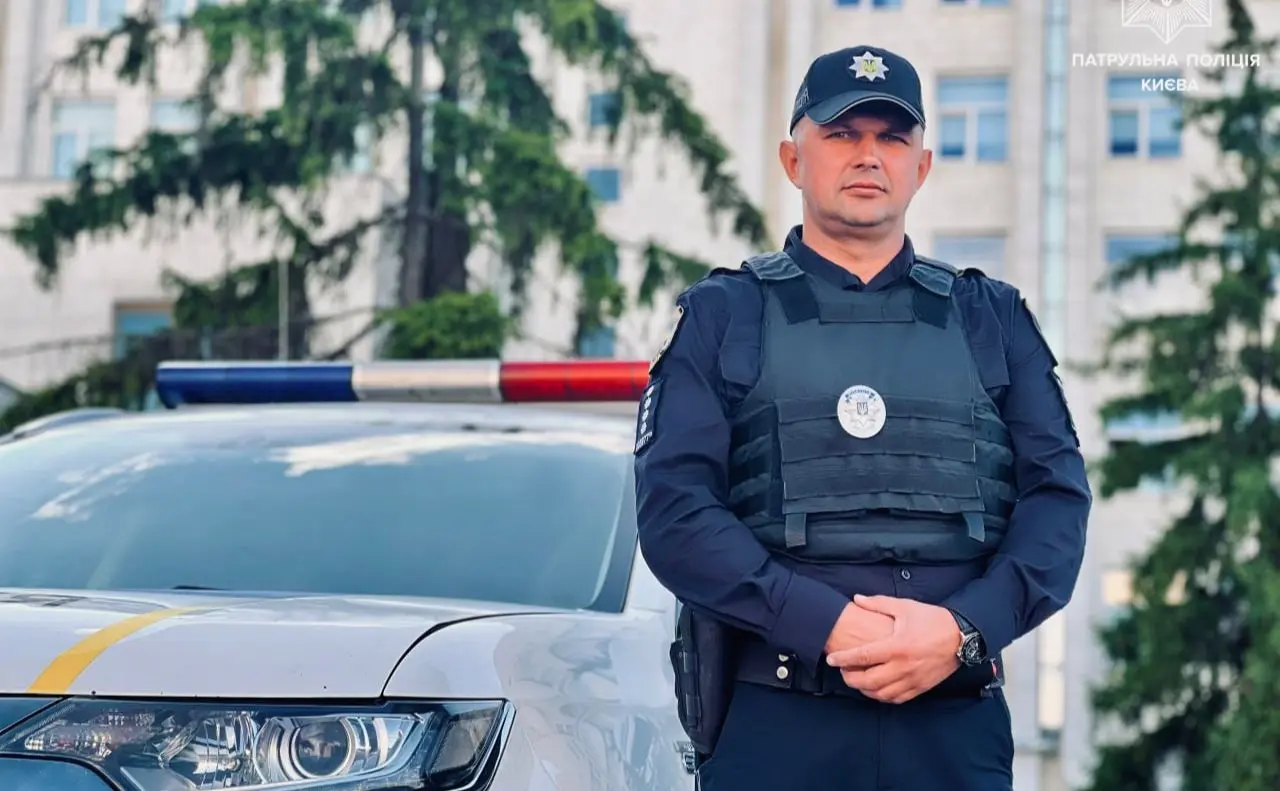 Столичний патрульний врятував життя людині