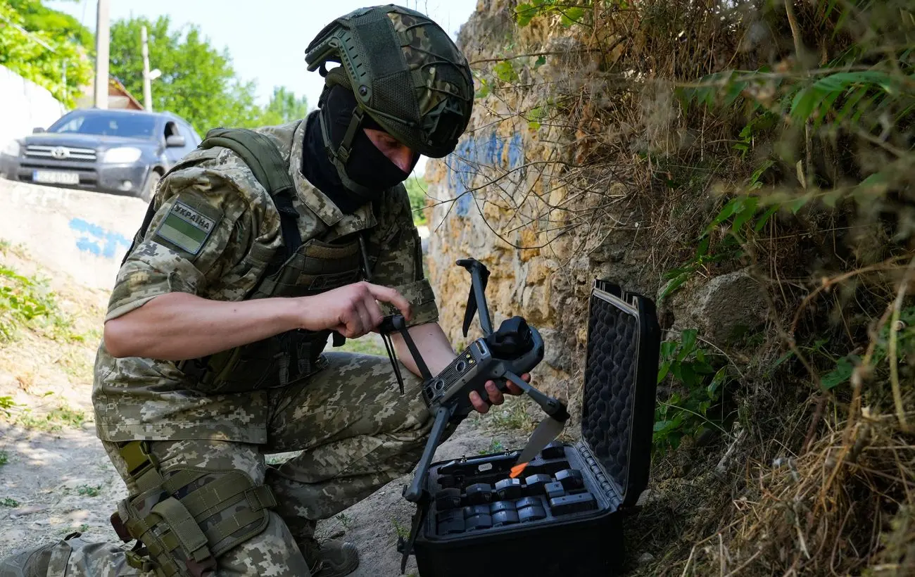 Українські розвідники знищують ворожі безпілотники на фронті