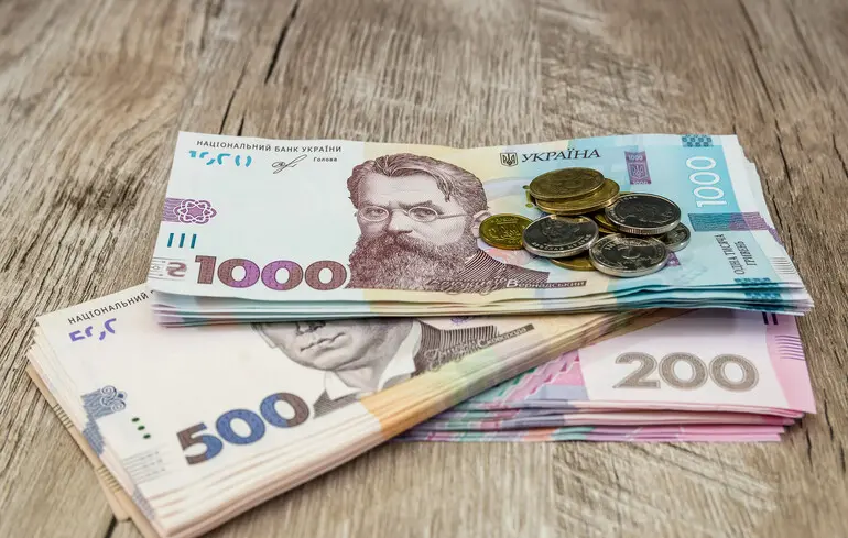 Зарплата в "Армії відновлення": Кабмін прийняв рішення про збільшення, але не для всіх 
