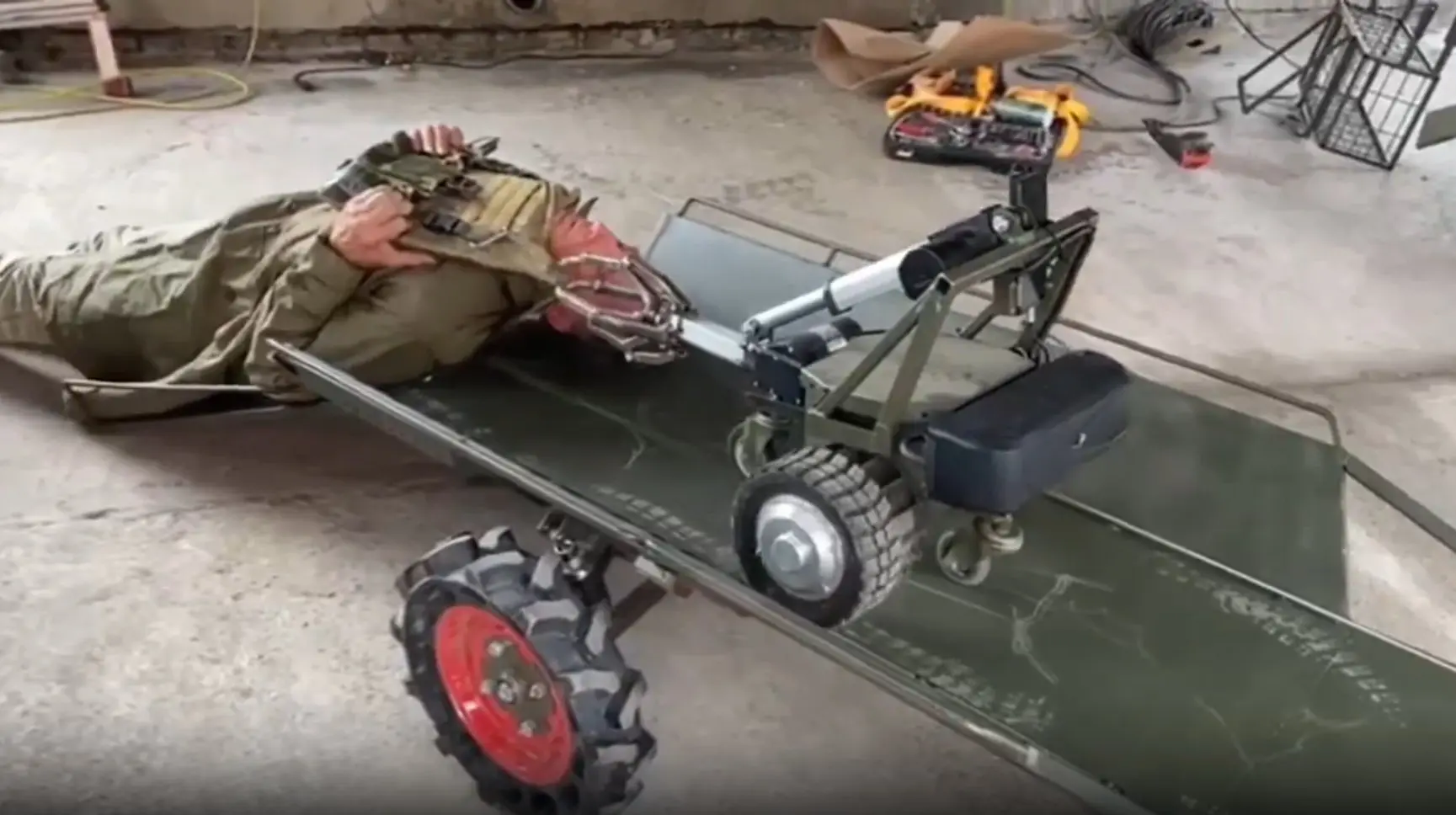  НРК "Гном" адаптували для евакуації поранених за допомогою мобільного робота "Шатл"