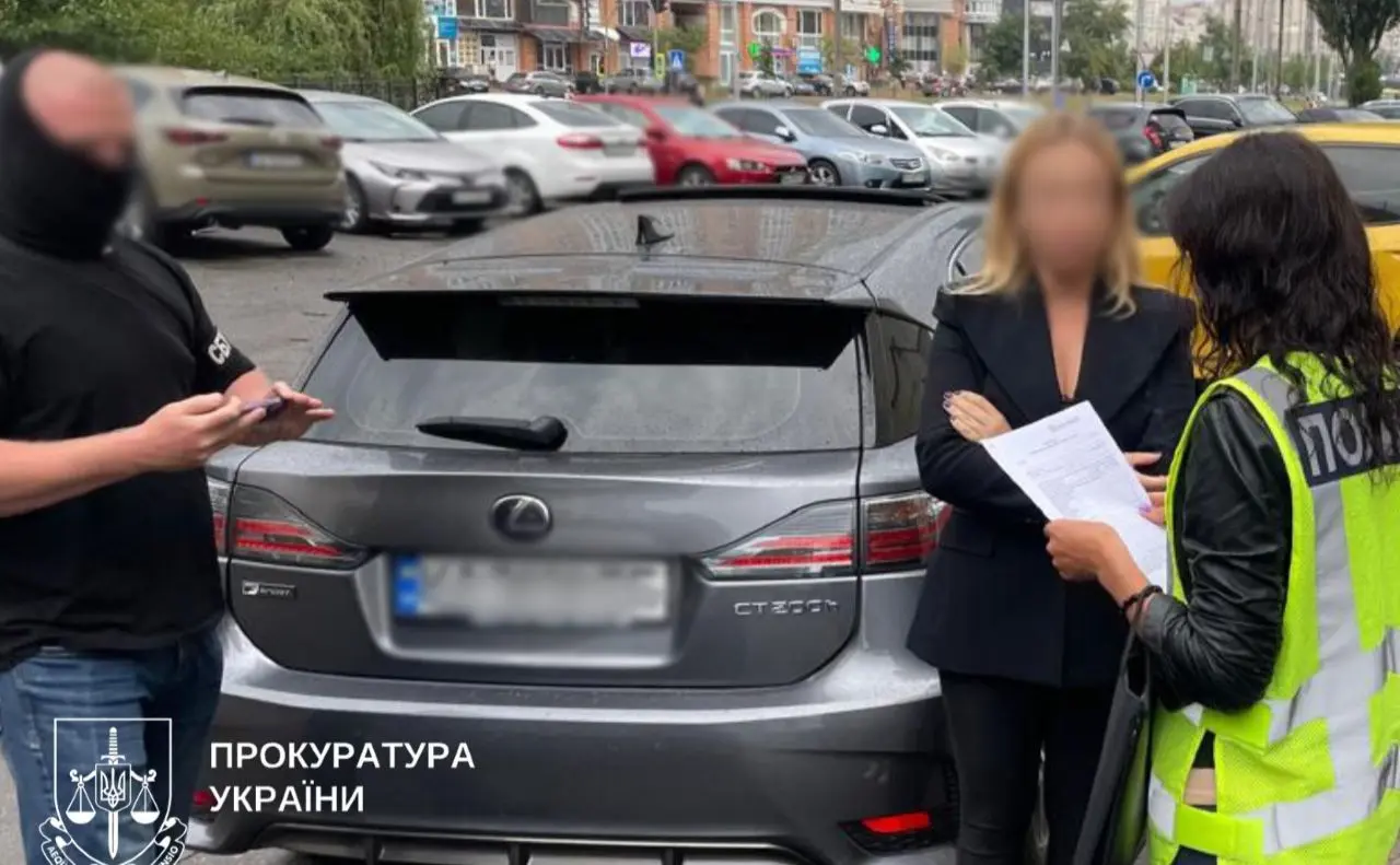 Платили гроші за «бронь»: у столиці викрили учасників схеми фіктивного працевлаштування в університети