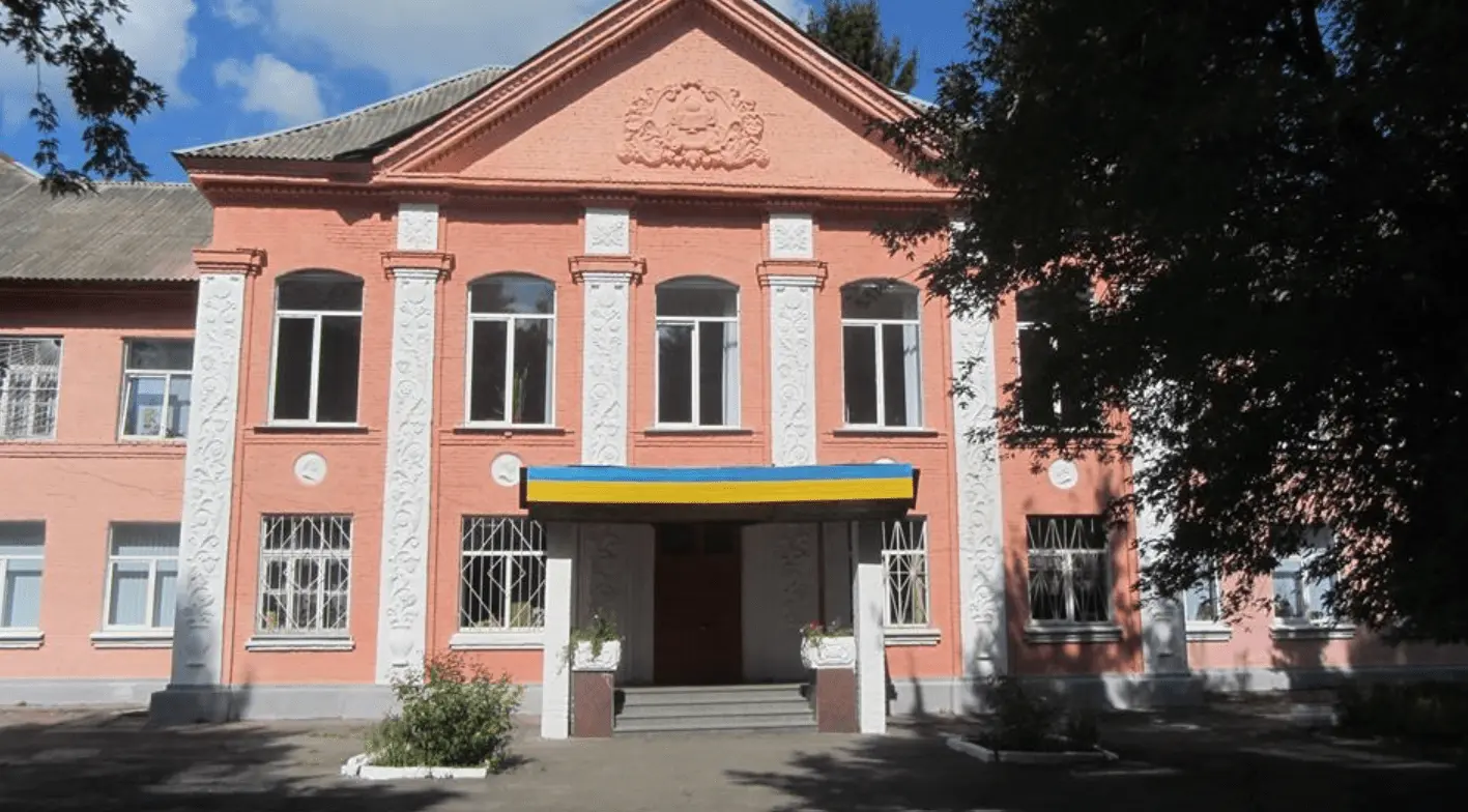 В одному з ліцеїв Коцюбинського реконструюють шкільне подвір’я (адреса)