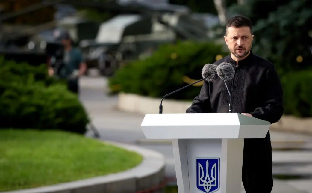 У Києві Зеленський урочисто привітав українців з Днем Державного прапора