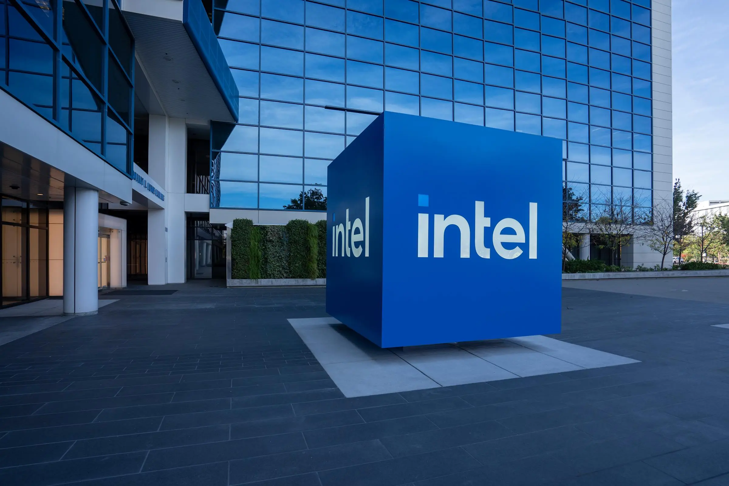Уряд США скасовує вимоги Закону про мікросхеми для Intel