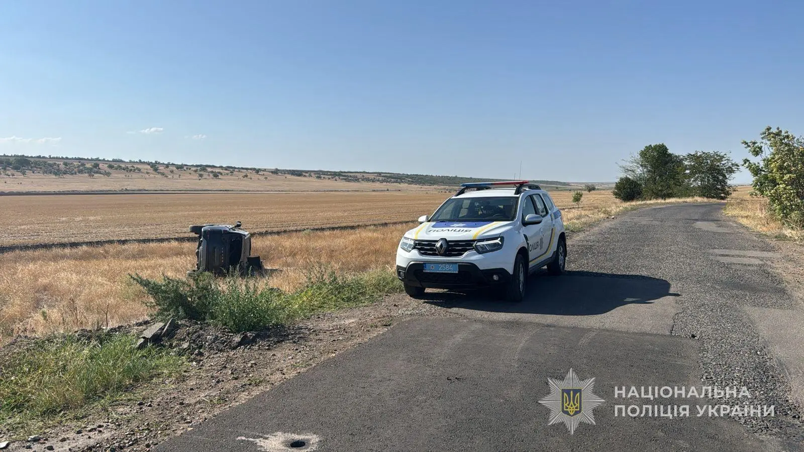 Позашляховик з пасажирами злетів з дороги та перекинувся під Одесою