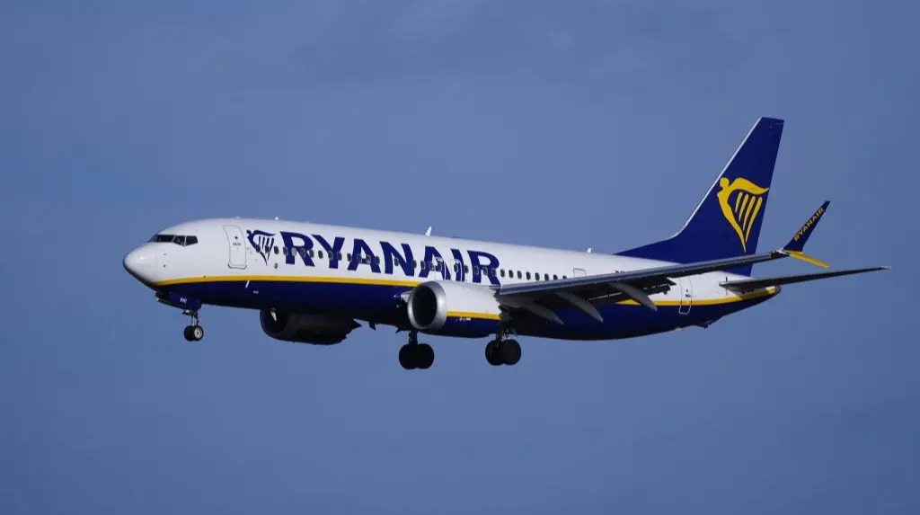 Ryanair штрафуватиме пасажирів за порушення поведінки