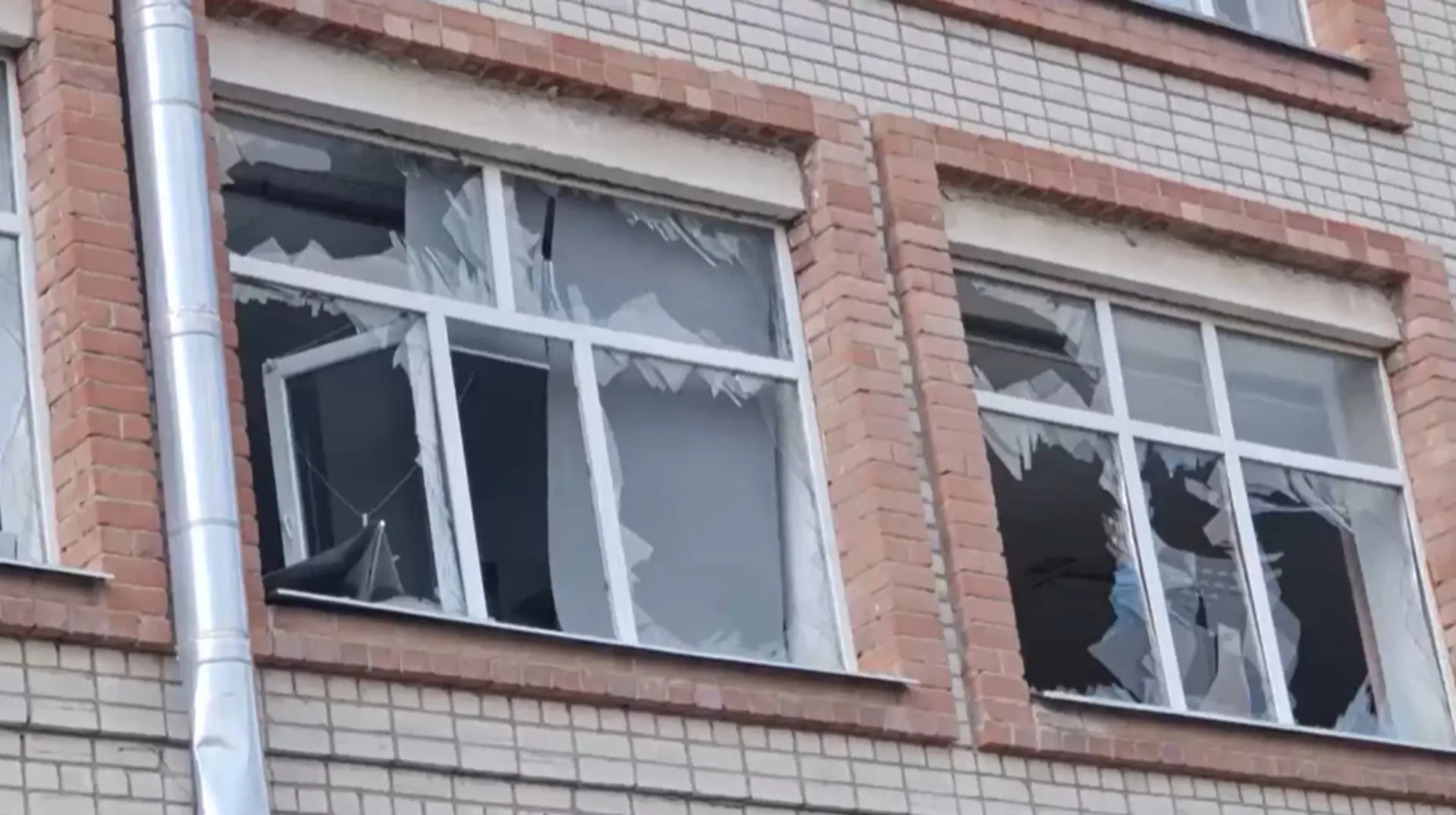 Війська РФ завдали удару поблизу закладу освіти в Херсоні: що відомо про пошкодження