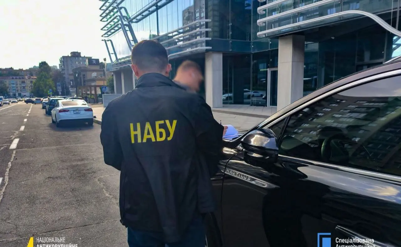 У Києві підозрюють посадовця Міноборони в отриманні хабаря