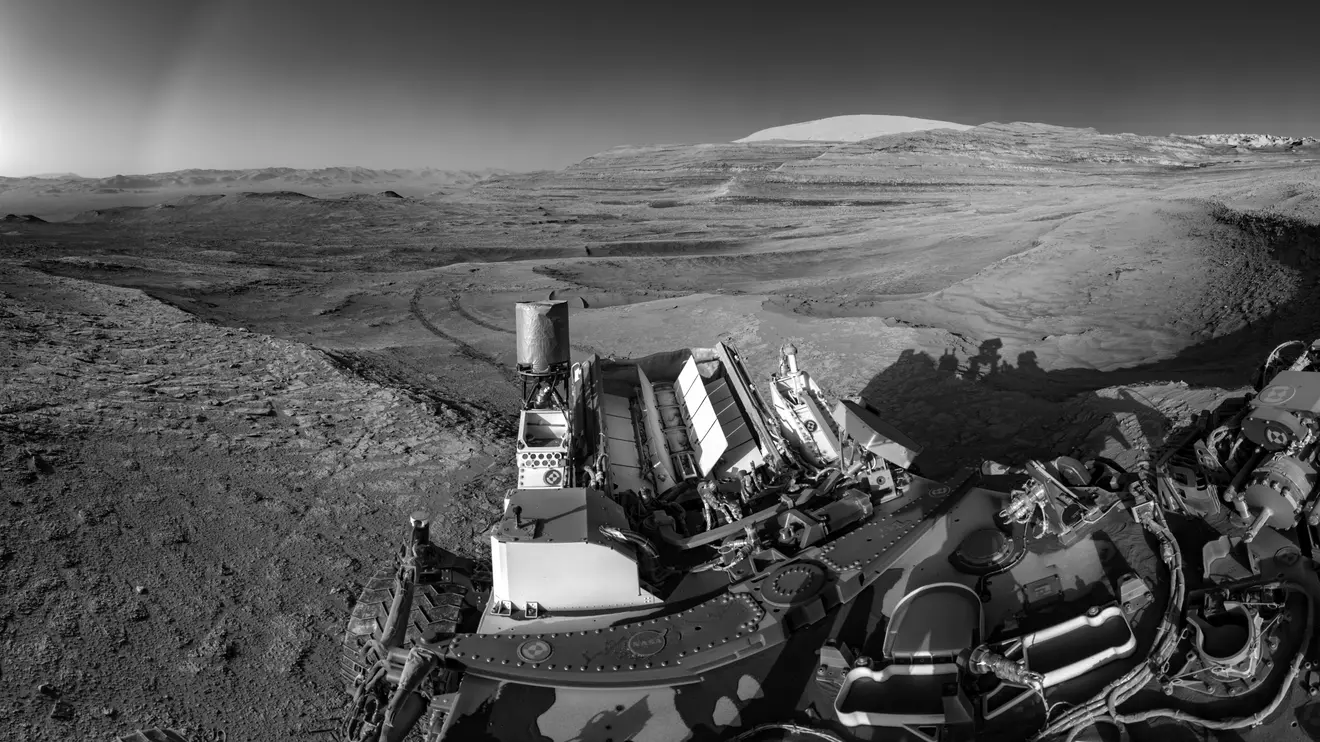 NASA розповіли як підтримують роботу ровера Curiosity протягом 13 років на Марсі