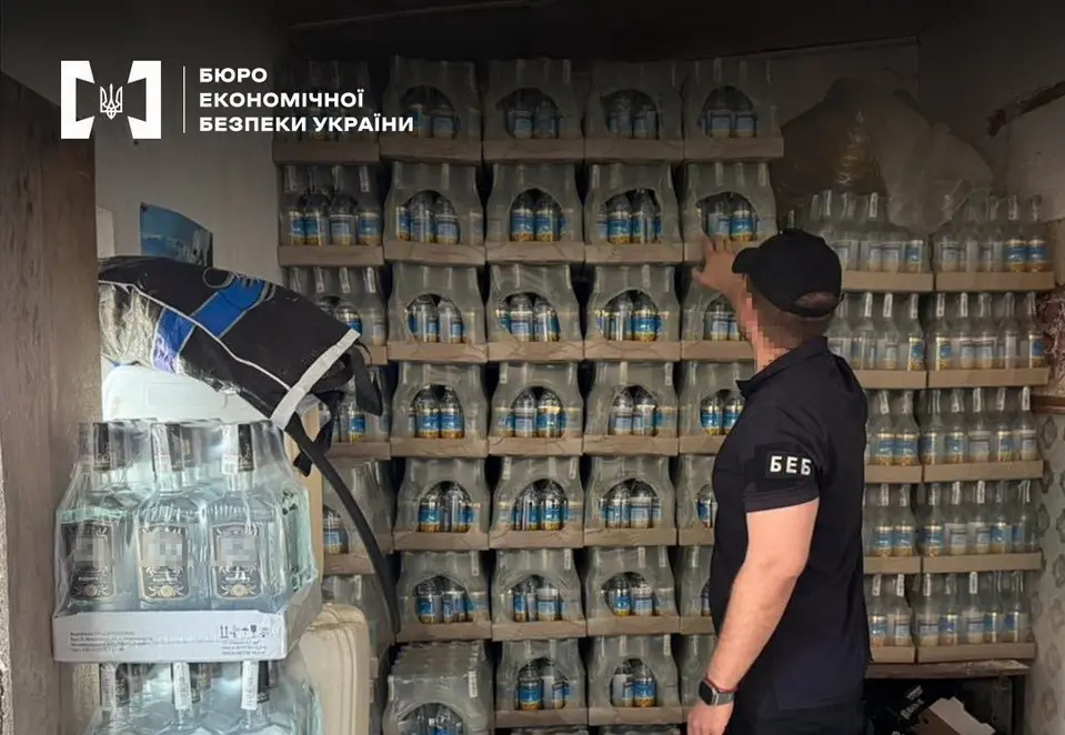 БЕБ викрило злочинну групу, яка підпільно виготовляла алкоголь на Вінниччині
