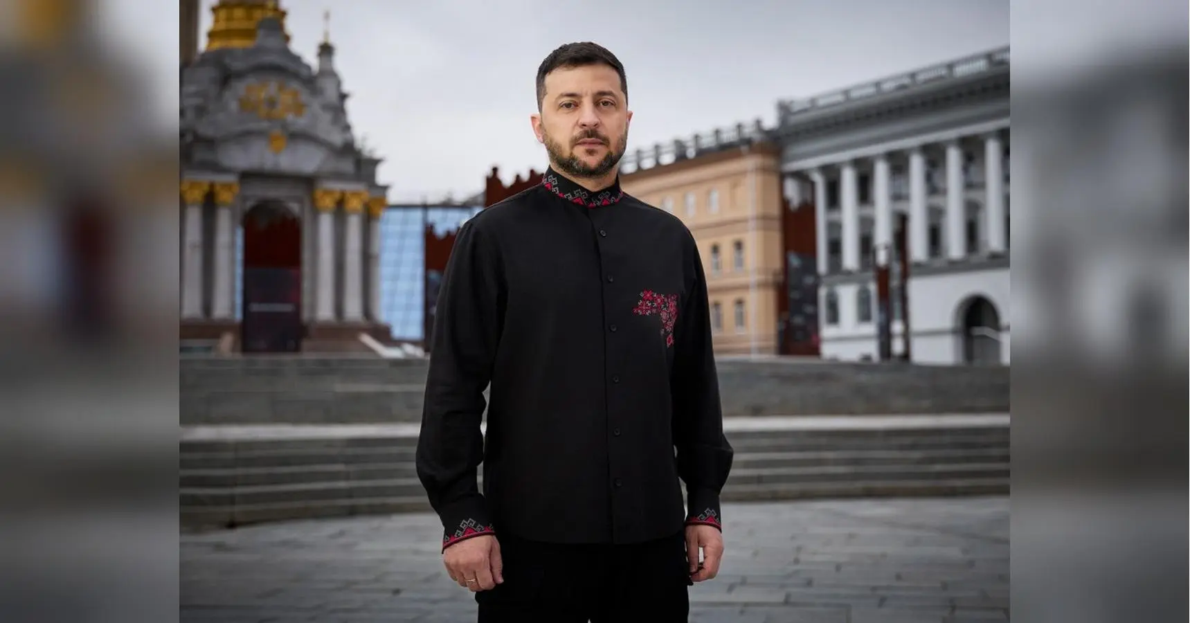 «Україна ще не перемогла, але вже точно не програє. Україна не жертва, вона боєць»: Зеленський привітав українців з Днем незалежності (відео)