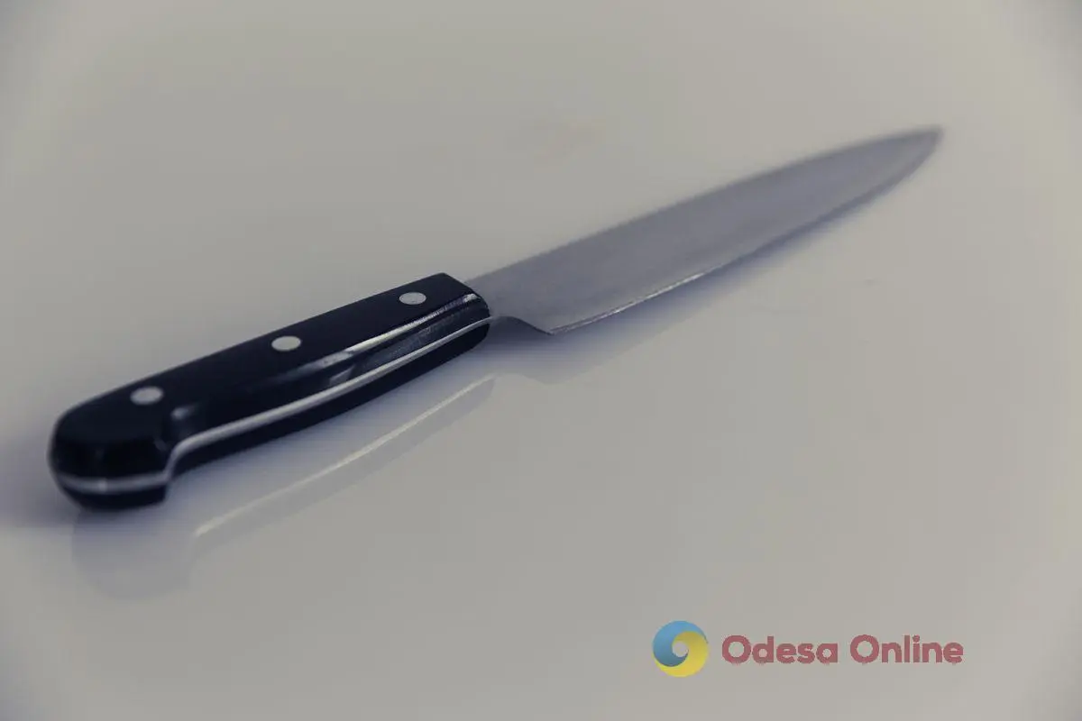 В Одесі 76-річна жінка вдарила невістку ножем у живіт
