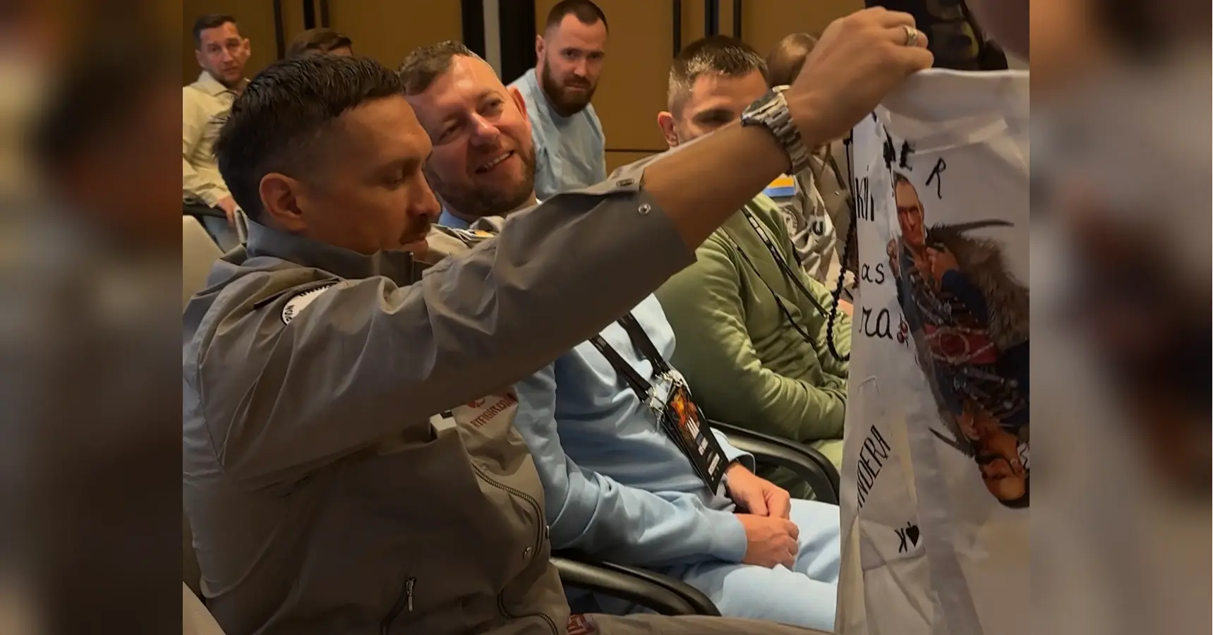 Десь я в ній з’явлюся: Олександр Усик отримав неочікуваний подарунок