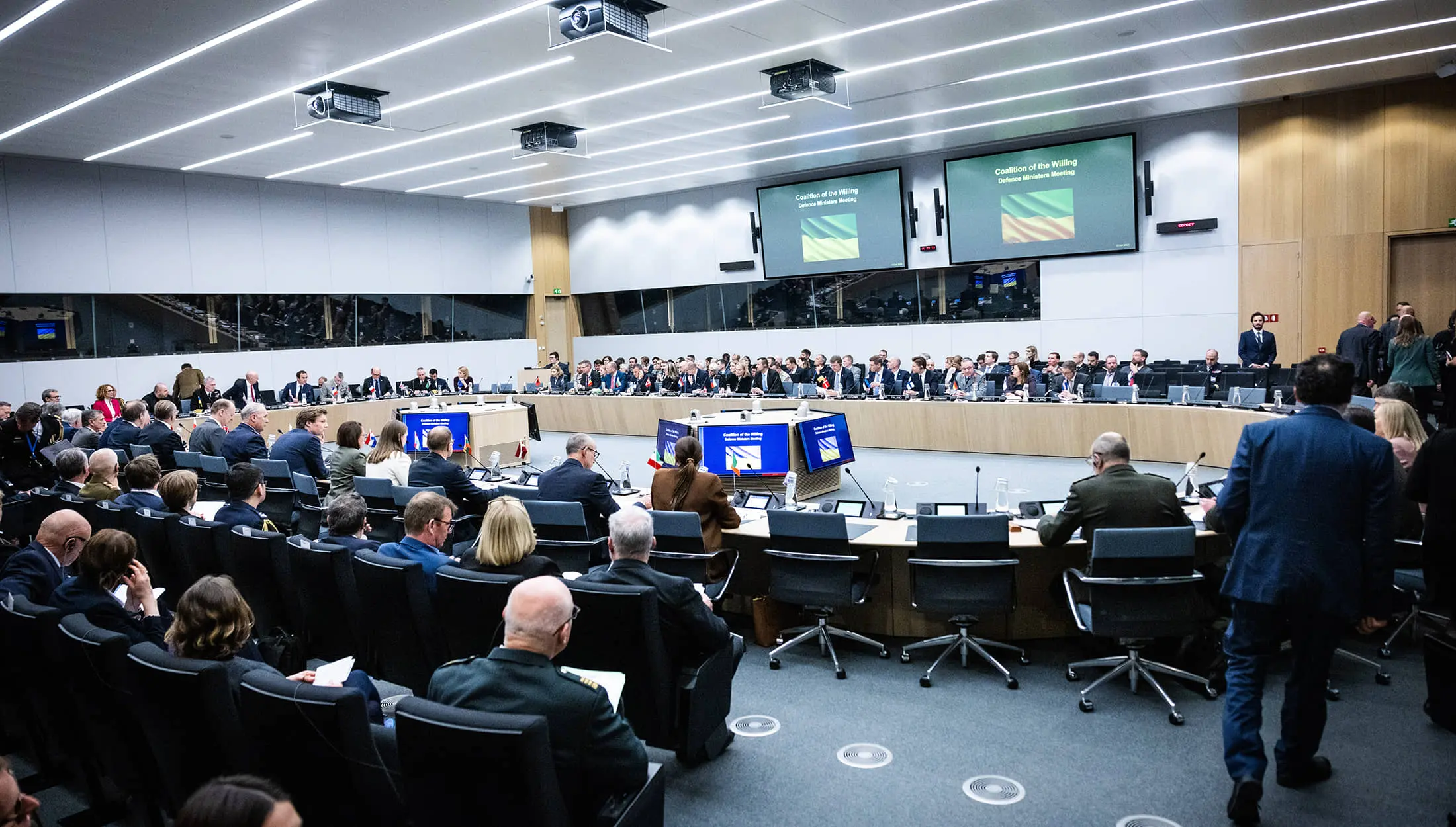 FT: європейські лідери у Парижі продовжать дискусії про гарантії безпеки для України