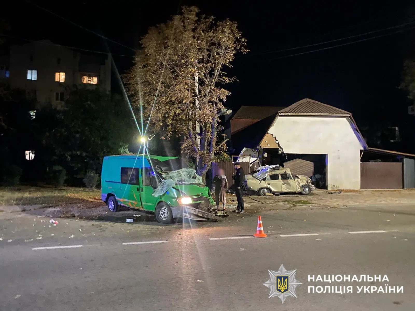 На Київщині нетверезий водій наїхав на двох підлітків на тротуарі (фото)