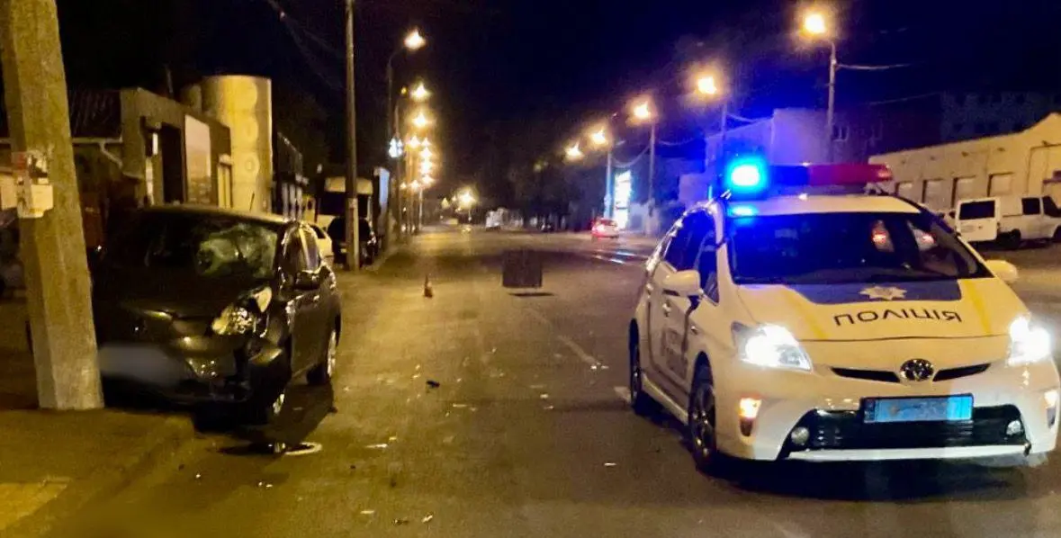 Загинув пішохід та травмувалися пасажири: поліцейські розслідують обставини ДТП в Одесі