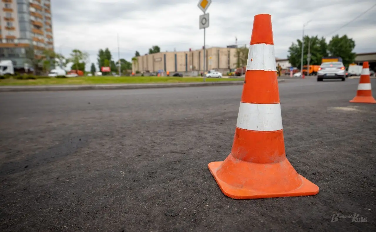 З 6 до 20 серпня частково обмежуватимуть рух вулицею Євгена Маланюка