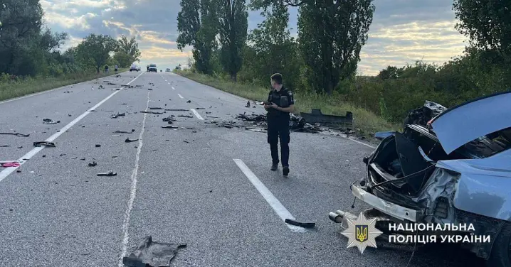 Нищівна ДТП на Буковині. Троє дорослих та дитина у лікарні