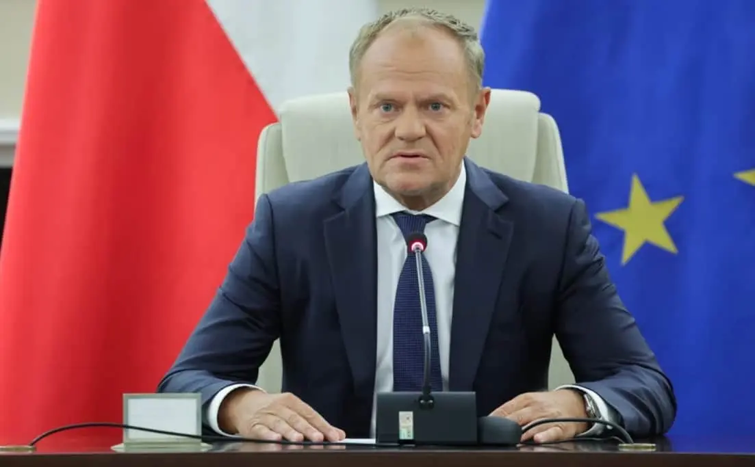 Туск після атаки дронів РФ на Польщу: немає причин для паніки 