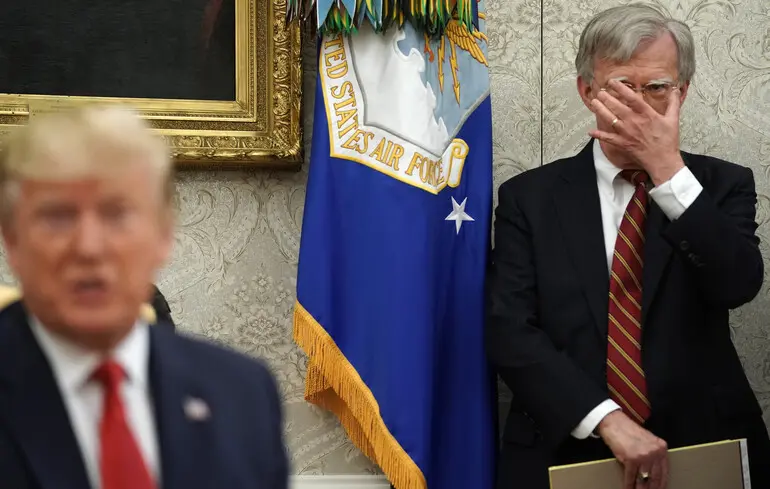 Венс підтвердив обшуки в ексрадника Трампа: "Існує широке занепокоєння щодо Болтона"