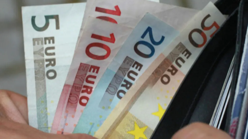 Курс валют на 19 серпня: скільки коштує долар і євро