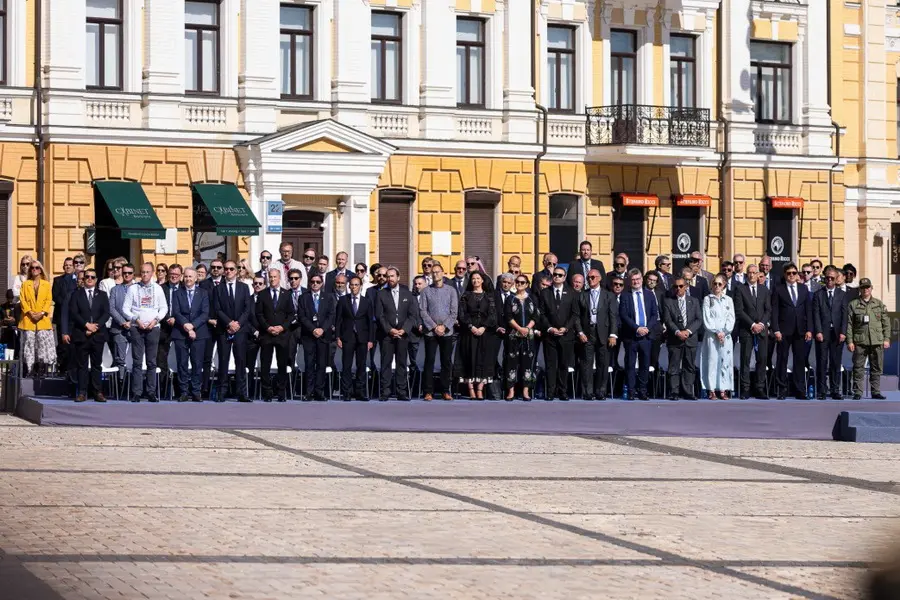 Королі, президенти, глави урядів, Папа й навіть Імператор: лідери вітали Україну з Днем Незалежності