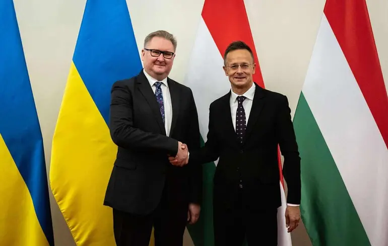 Україна і Угорщина провели складні переговори щодо меншин і ЄС