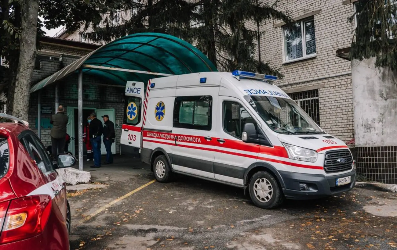 У Запоріжжі вибухи і є поранені: один з районів в диму після удару КАБом