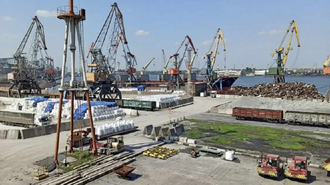 Мінрозвитку виступає за відновлення перевалки міндобрив у портах України