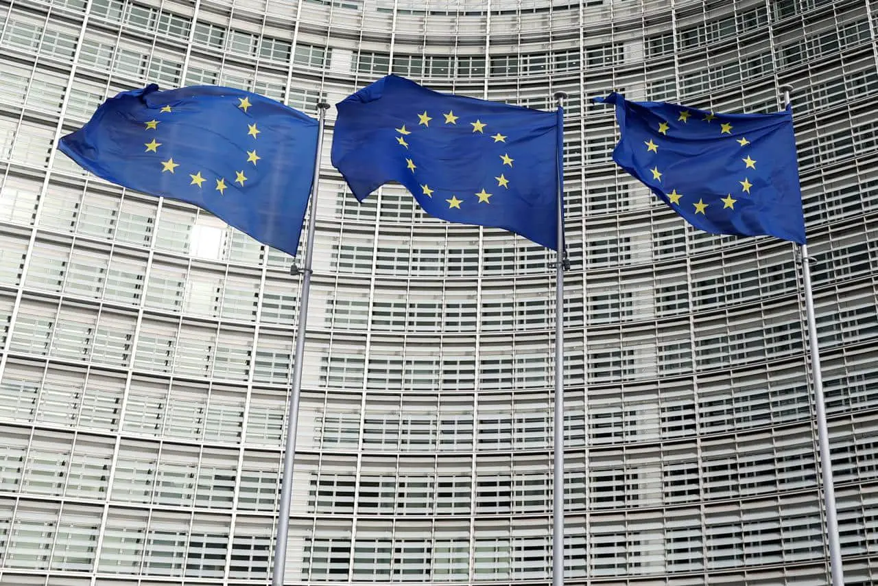 Reuters: ЄС обговорює новий підхід до "стелі цін" на російську нафту