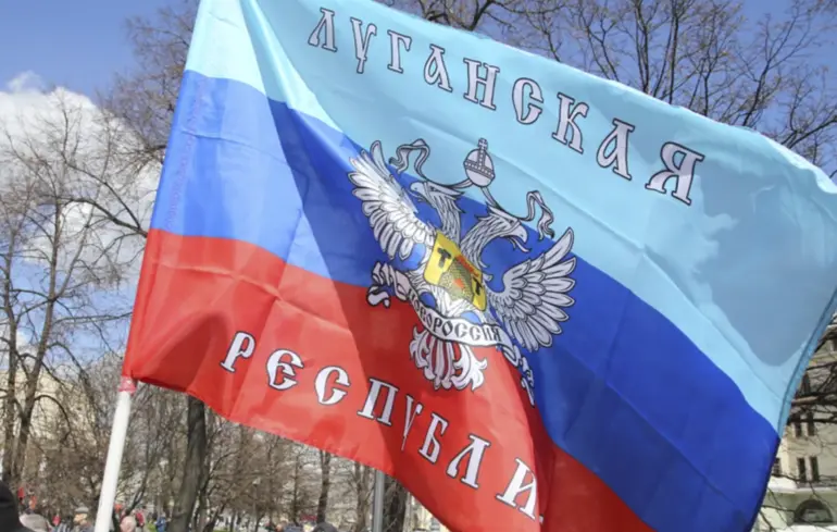 Росія мілітаризує луганських підлітків і хоче розвивати «туризм» серед руїн та порожніх містечок