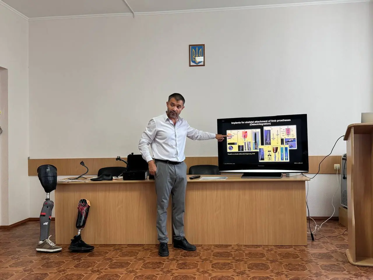 Світовий експерт поділився з вінницькими медиками методикою лікування фантомного болю