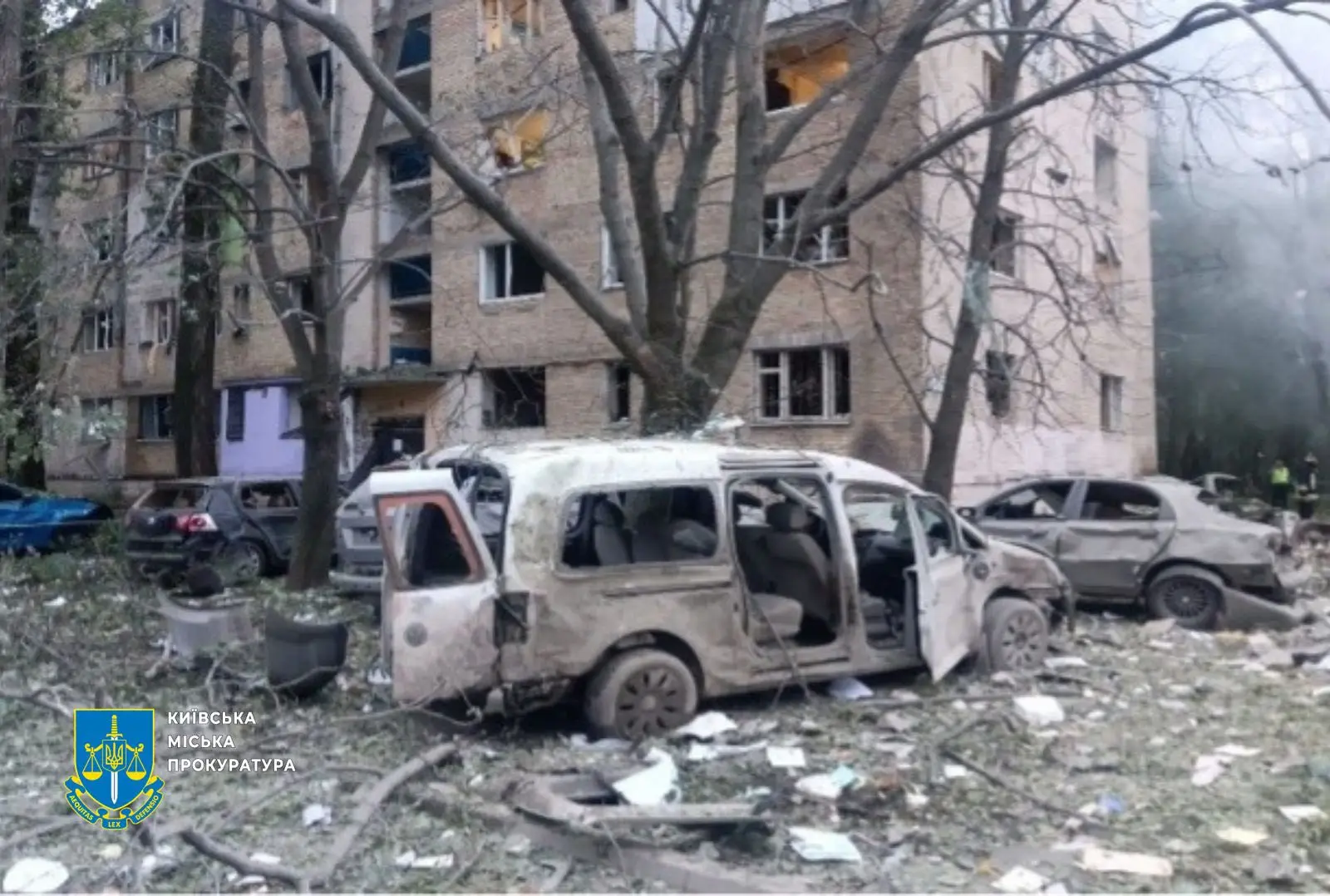 Внаслідок обстрілу столиці в ніч на 31 липня пошкоджено 16 багатоповерхових будинків (фото)