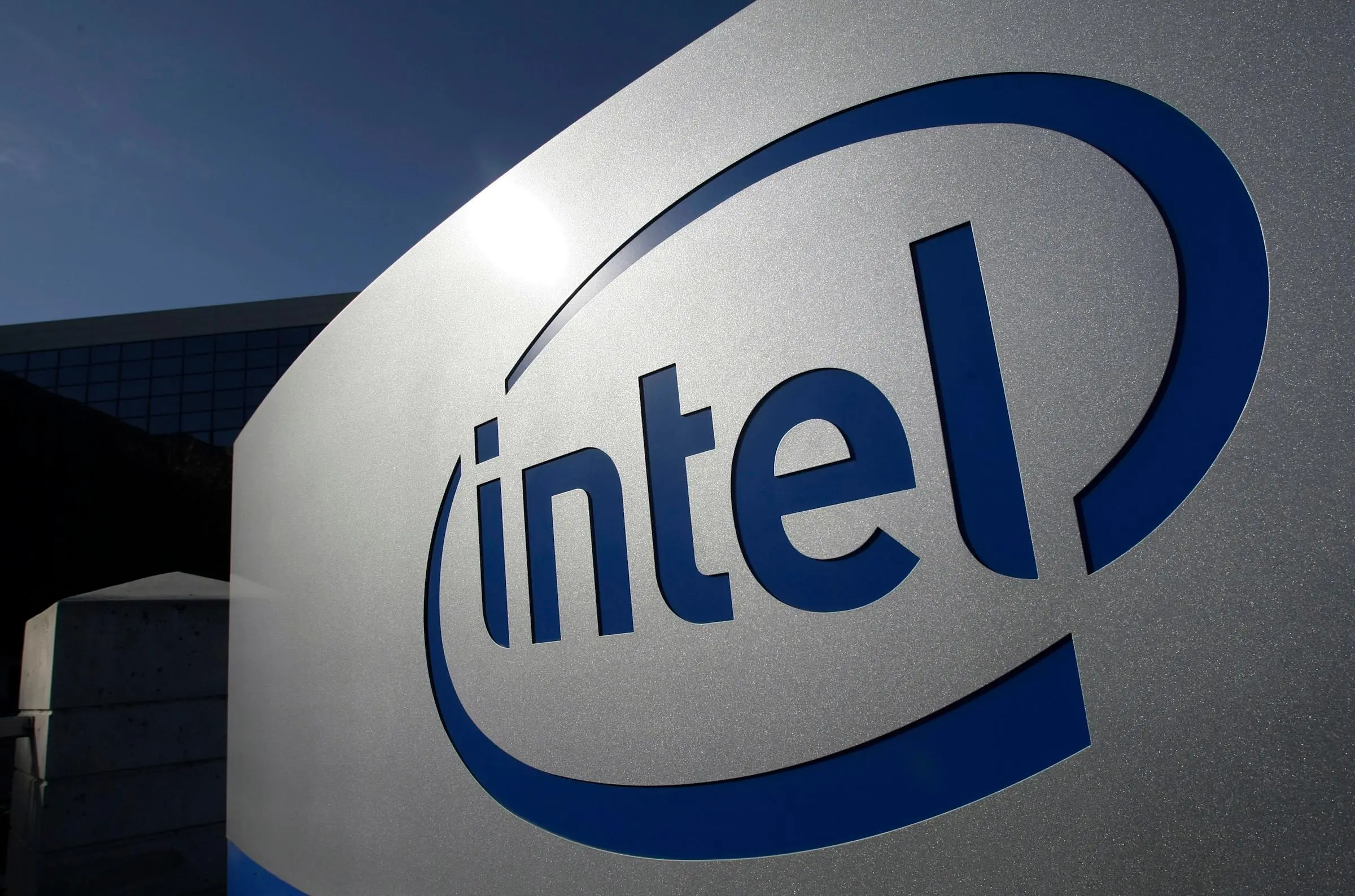 Адміністрація Трампа може придбати частку в Intel