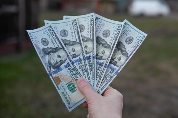 Курс валют на 23 травня: скільки коштують долар, євро і злотий