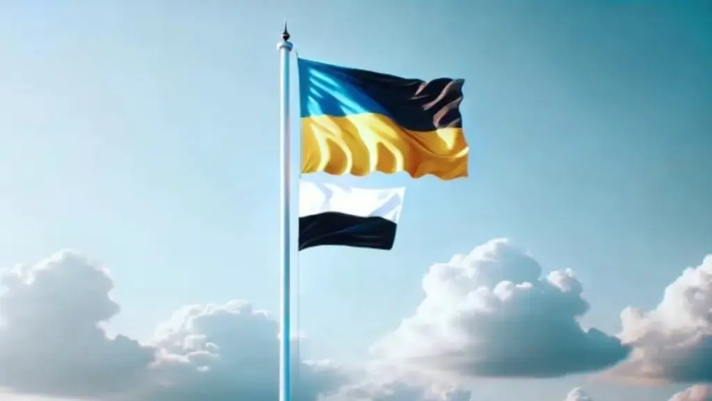 В Одесі на залізничному вокзалі підняли незвичний чорно-білий прапор: що він означає (фото)