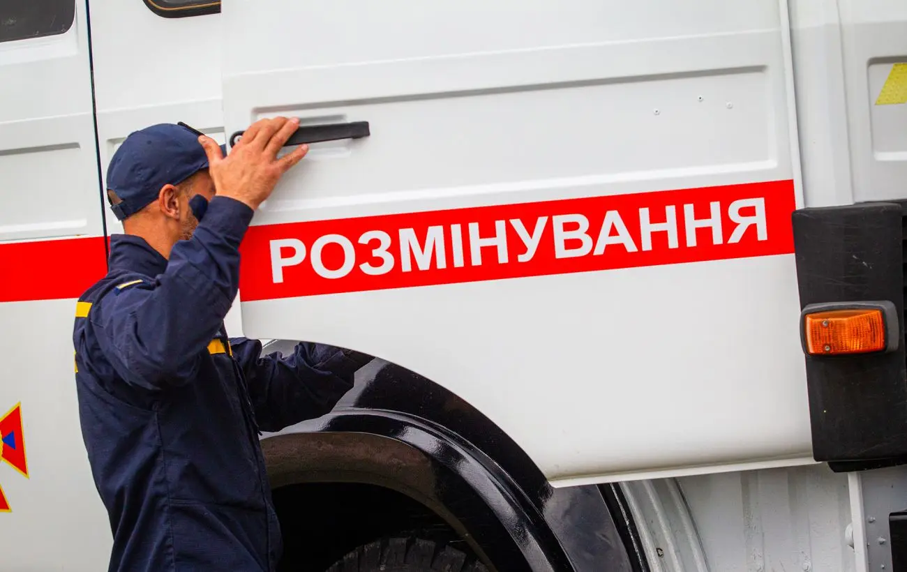 На Львівщині виявили касетні снаряди після атаки РФ: що відомо і чим це загрожує