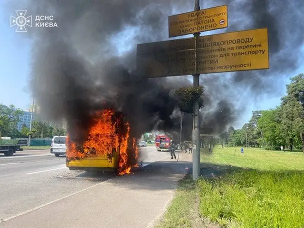 Рятувальники пояснили, як вижити під час пожежі у транспорті