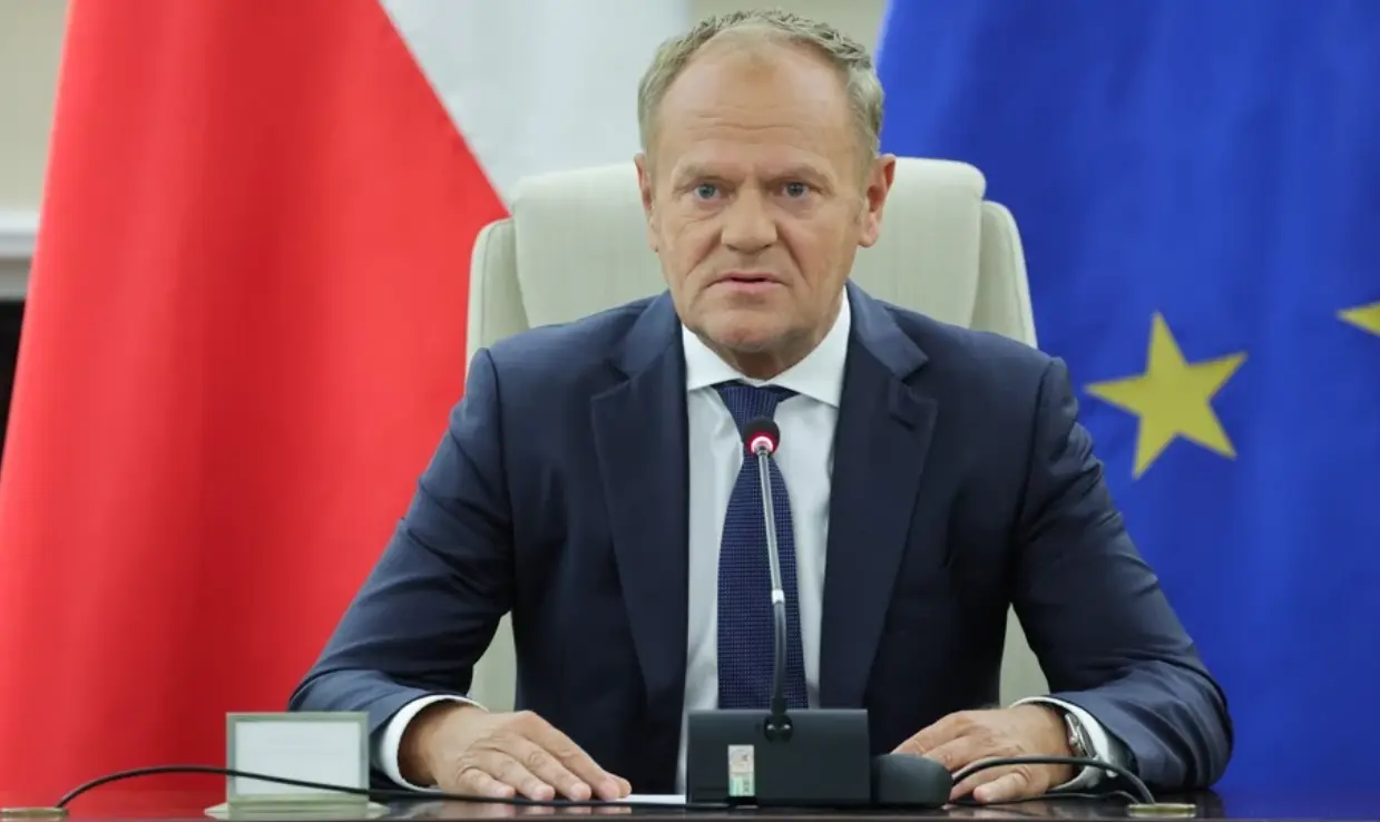 Туск: відкидаємо всі маніпуляції, що за вторгненням дронів стоїть Україна
