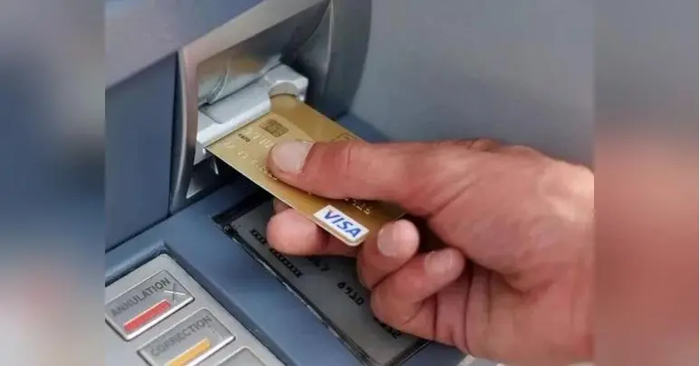 Одна карта — на всі рахунки: в Україні запроваджують відкритий банкінг
