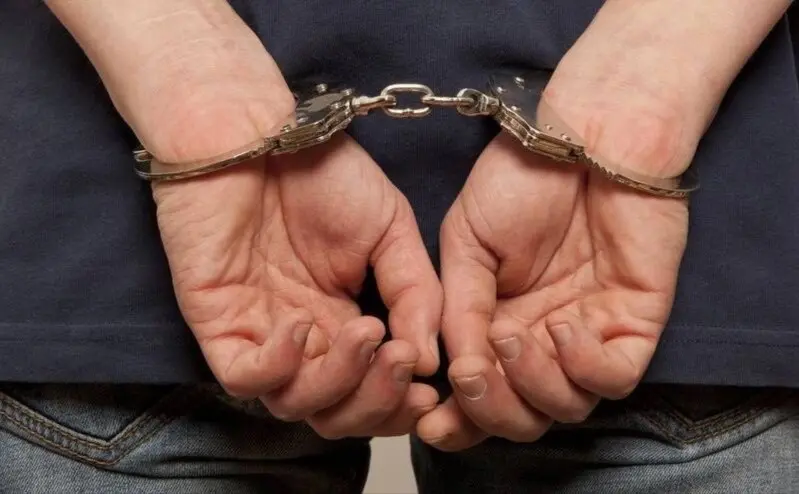 У Києві затримали чоловіка, який побив і пограбував перехожого