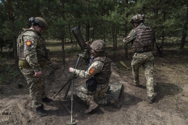 На Лиманському напрямку ворог намагається перевантажити засоби української оборони