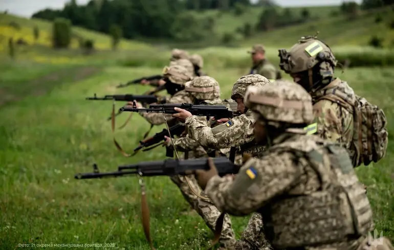 Україна робить ставку на власну армію та ракети, замість обіцянок Заходу про гарантії безпеки — NYT