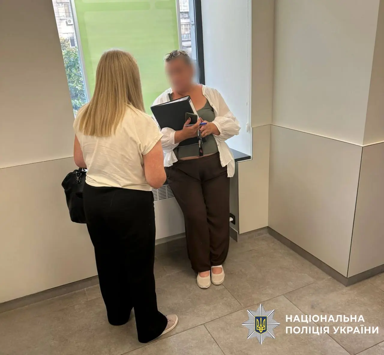 На Київщині адвокатку підозрюють у вимаганні 1200 доларів за «вирішення питання» в ТЦК